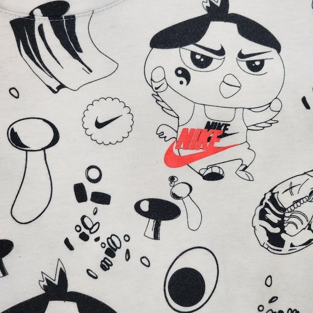 Nike Men's White & Black Character Graphic Tee Shirt Baggy 100% Cotton, sz MD